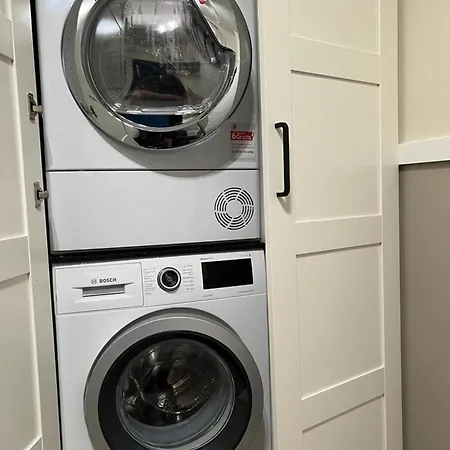Luxurioeses, Renoviertes Haus Mit Garten, Gratis Wlan, Hund Willkommen *
