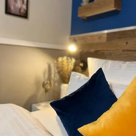 Luxurioeses, Renoviertes Haus Mit Garten, Gratis Wlan, Hund Willkommen 펜션 *