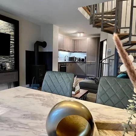 Luxurioeses, Renoviertes Haus Mit Garten, Gratis Wlan, Hund Willkommen *