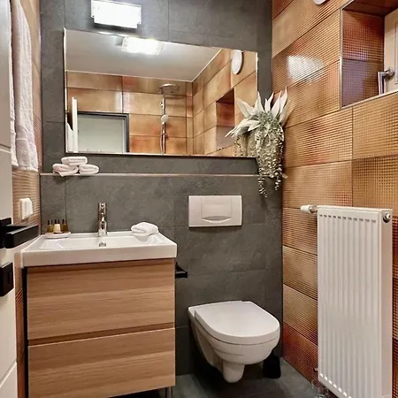 Luxurioeses, Renoviertes Haus Mit Garten, Gratis Wlan, Hund Willkommen Дом отдыха Цандт